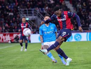 意媒：曼城考虑引进哥伦比亚后卫卢库米，但博洛尼亚不愿冬窗放人